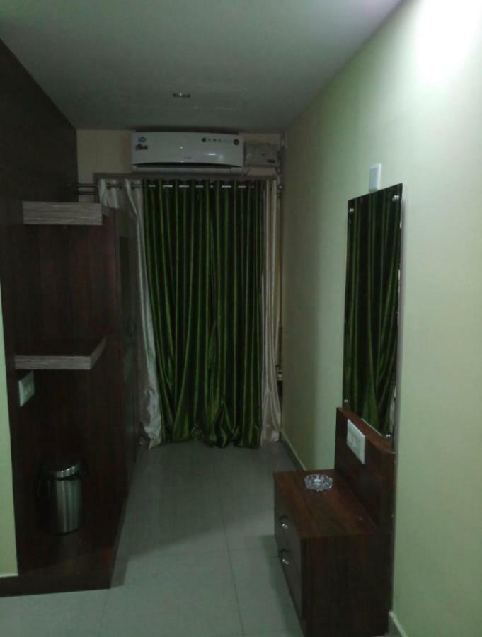 Highland Inn Hotel Mangalore Exterior photo